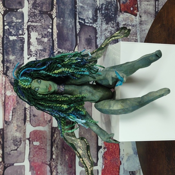 Artisan Crafted Elinor Peace Bailey Design Fantasy Fabric Arts Doll - Picture 1 of 9